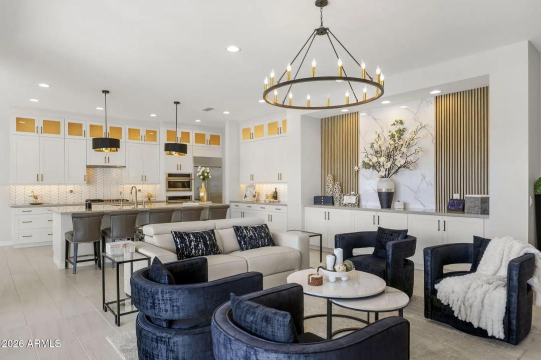 Real Estate Picture 12