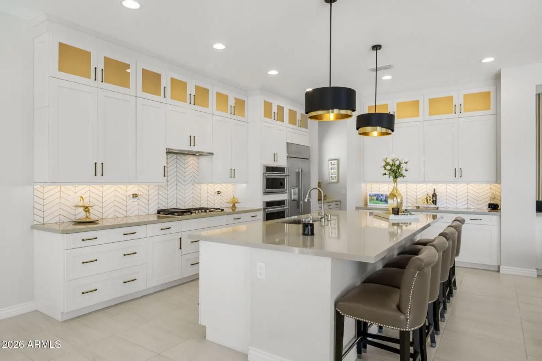 Real Estate Picture 14