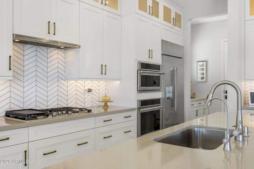 Real Estate Picture 16