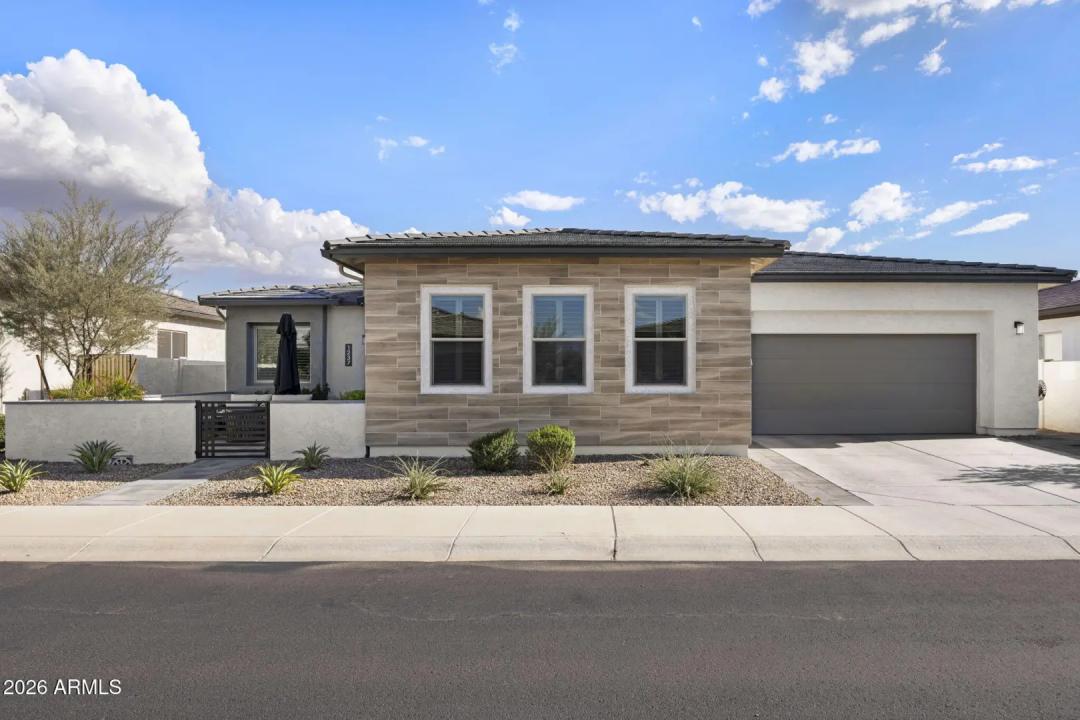 Real Estate Picture 4