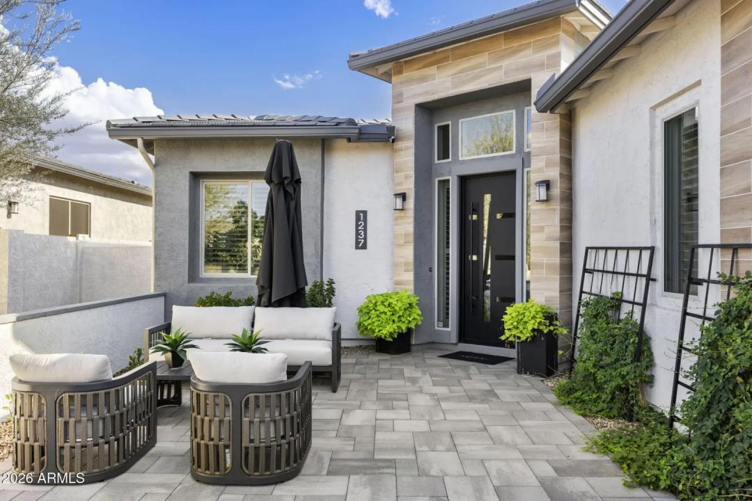 Real Estate Picture 6