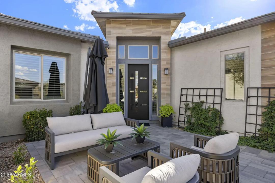 Real Estate Picture 7
