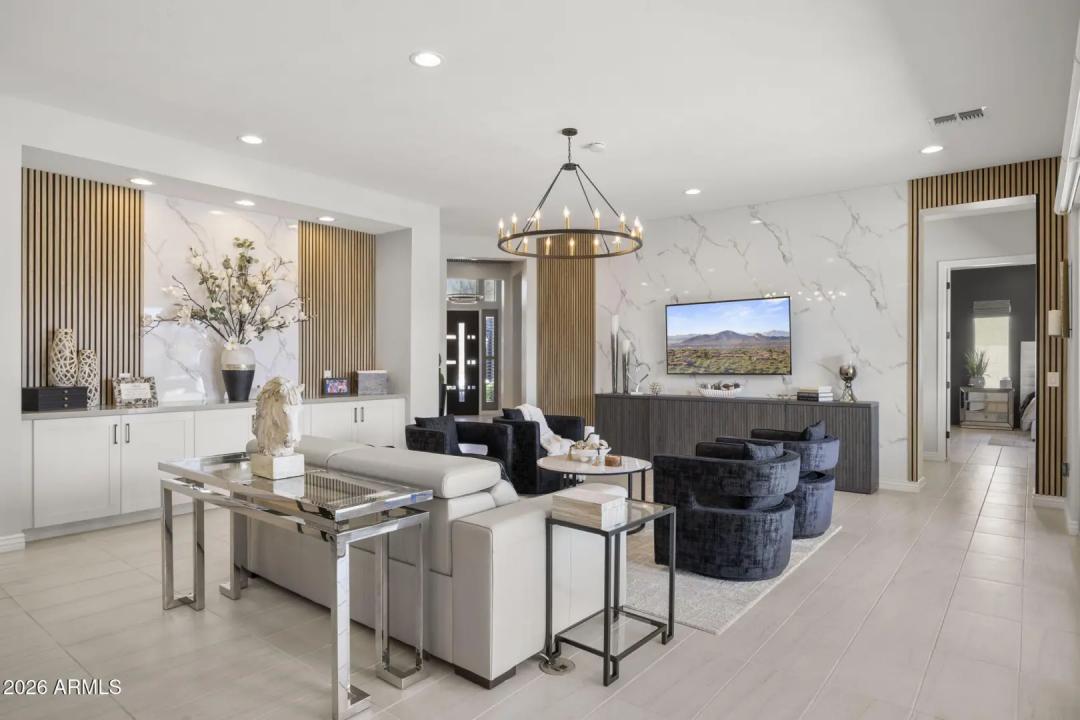Real Estate Picture 10