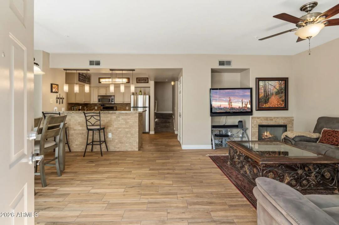 Real Estate Picture 6