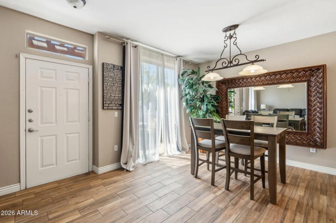 Real Estate Picture 7