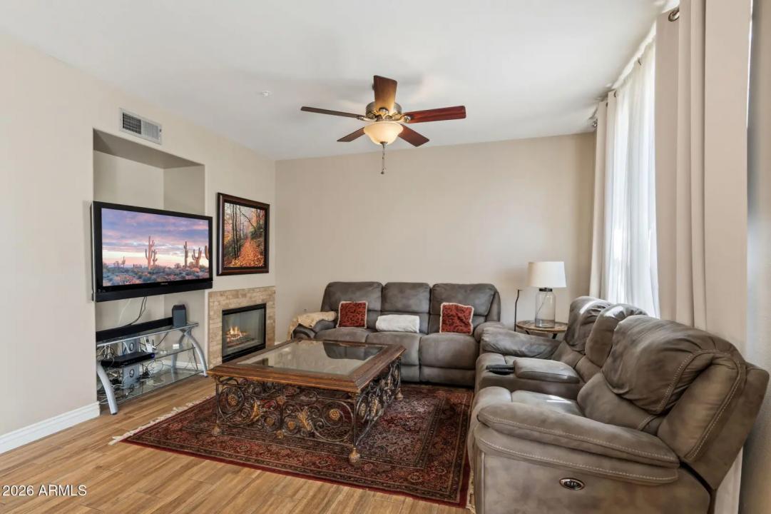 Real Estate Picture 8