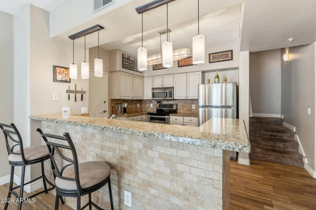 Real Estate Picture 10