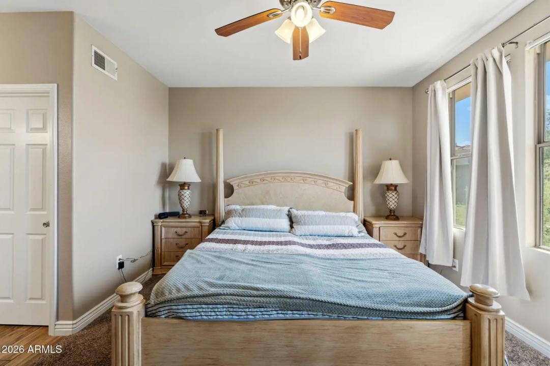 Real Estate Picture 18