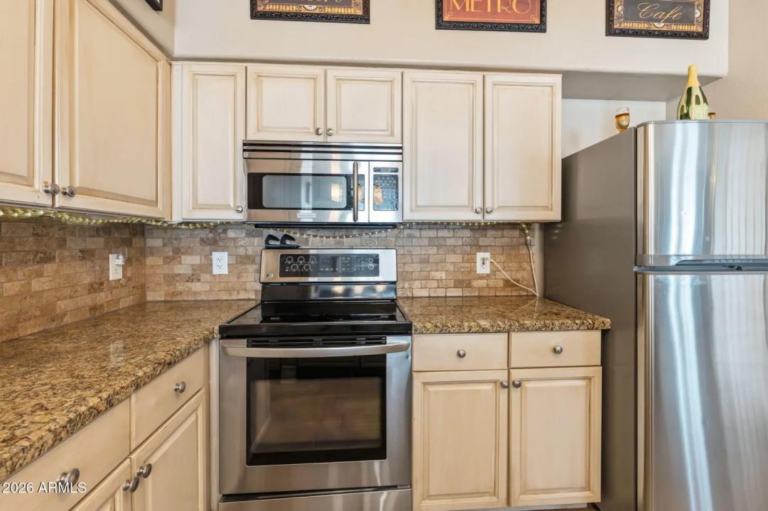 Real Estate Picture 13