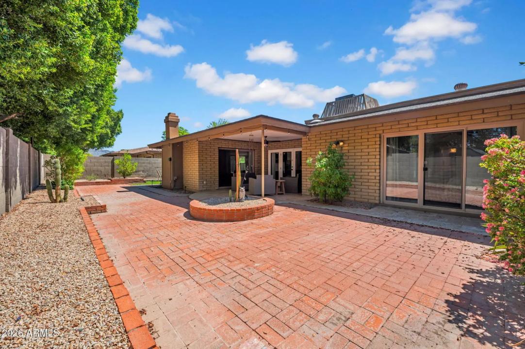 Real Estate Picture 22