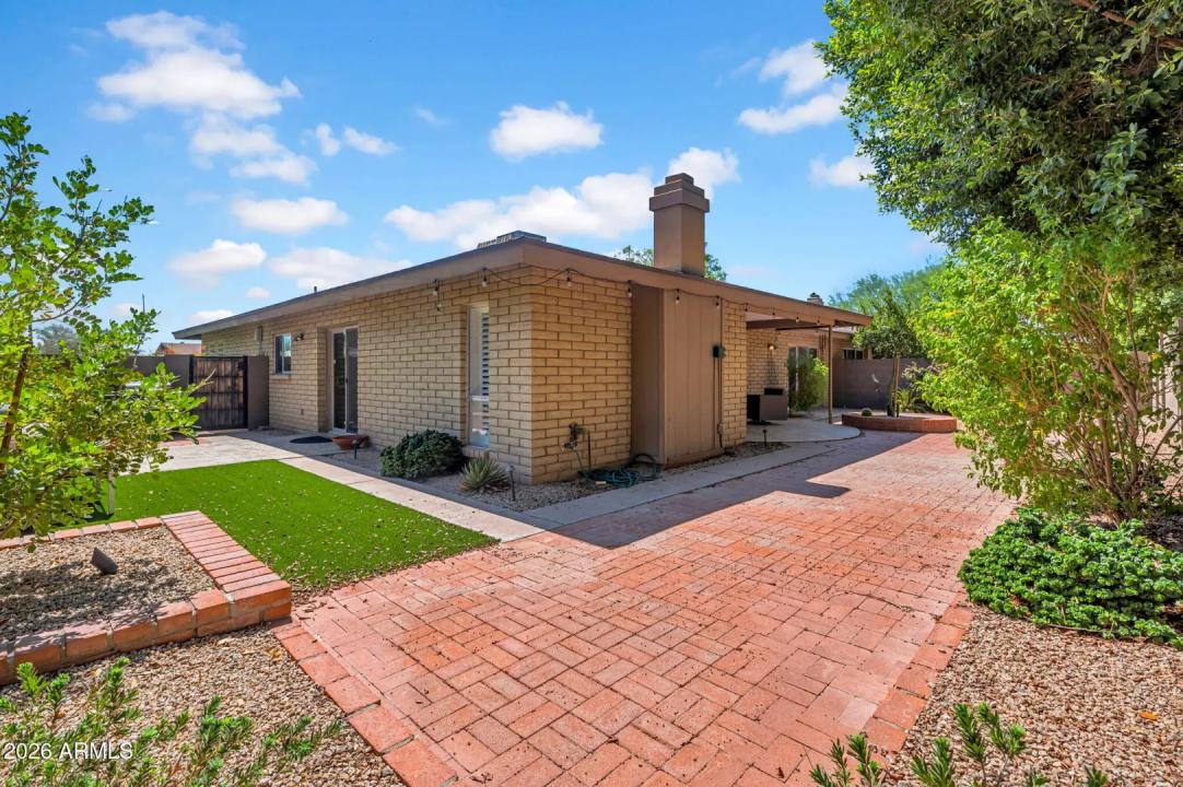 Real Estate Picture 23