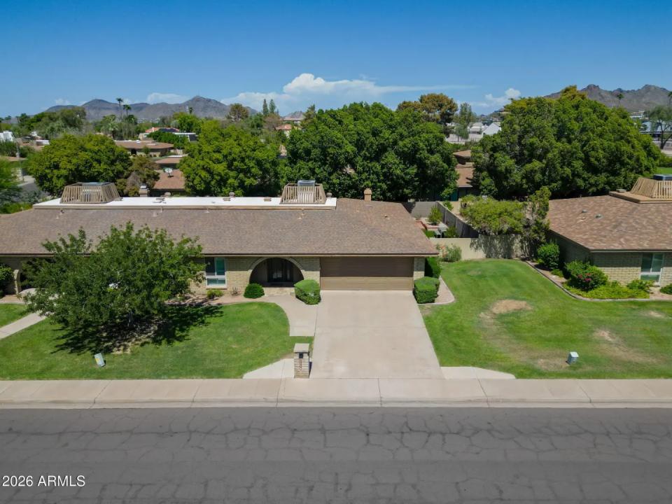 Real Estate Picture 24