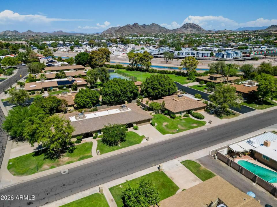 Real Estate Picture 25