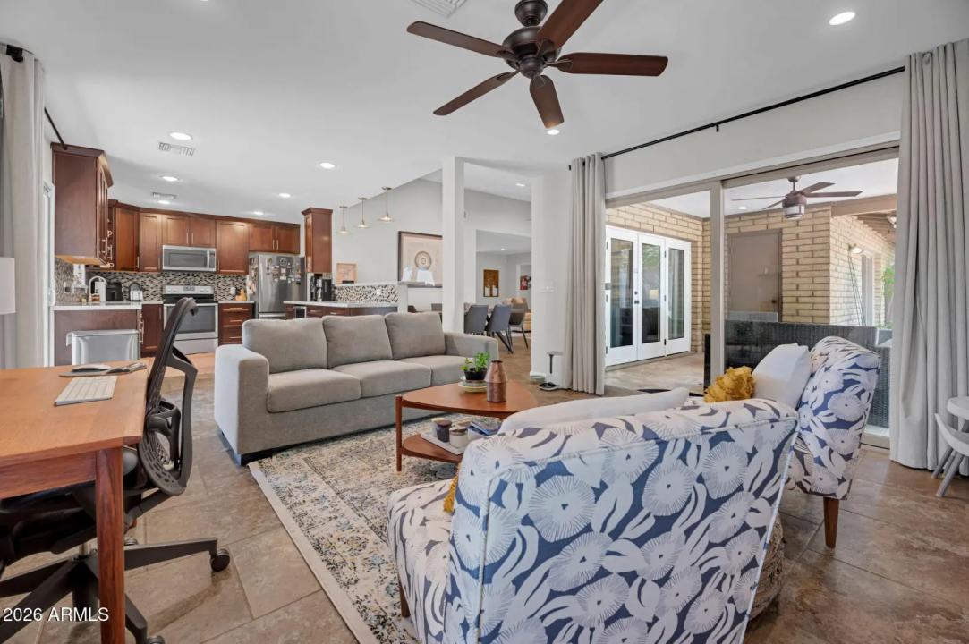 1110 E ORANGEWOOD Avenue Phoenix AZ 85020