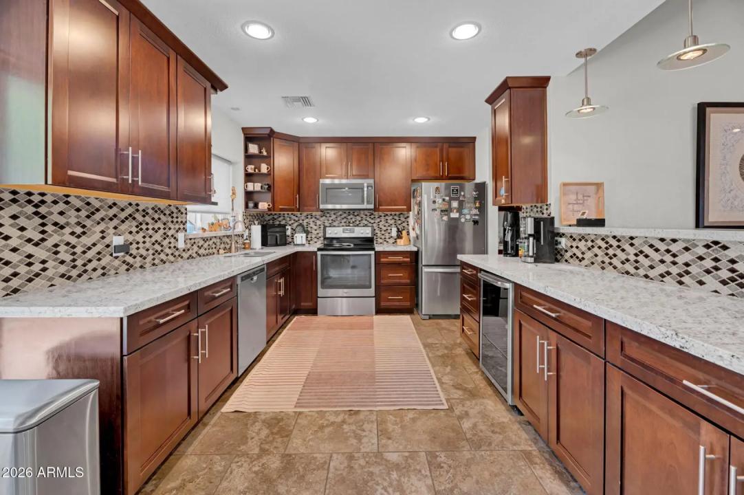 Real Estate Picture 10
