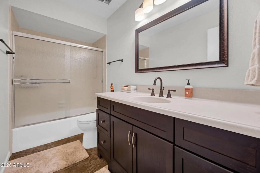 Real Estate Picture 18