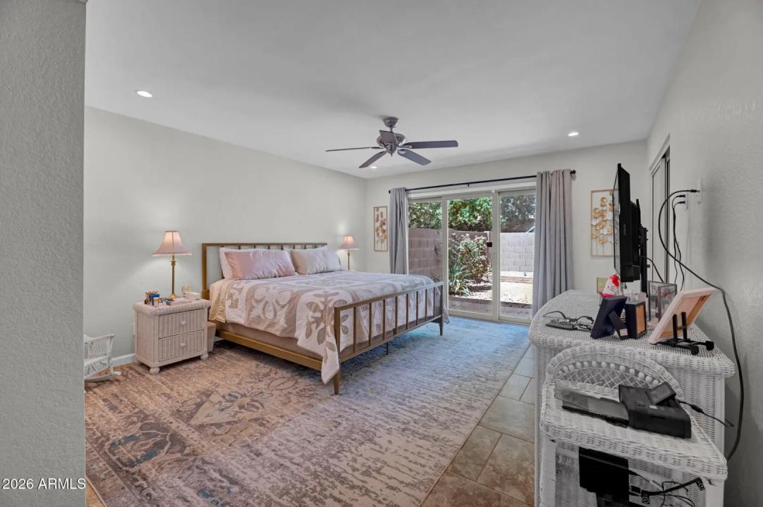 Real Estate Picture 14