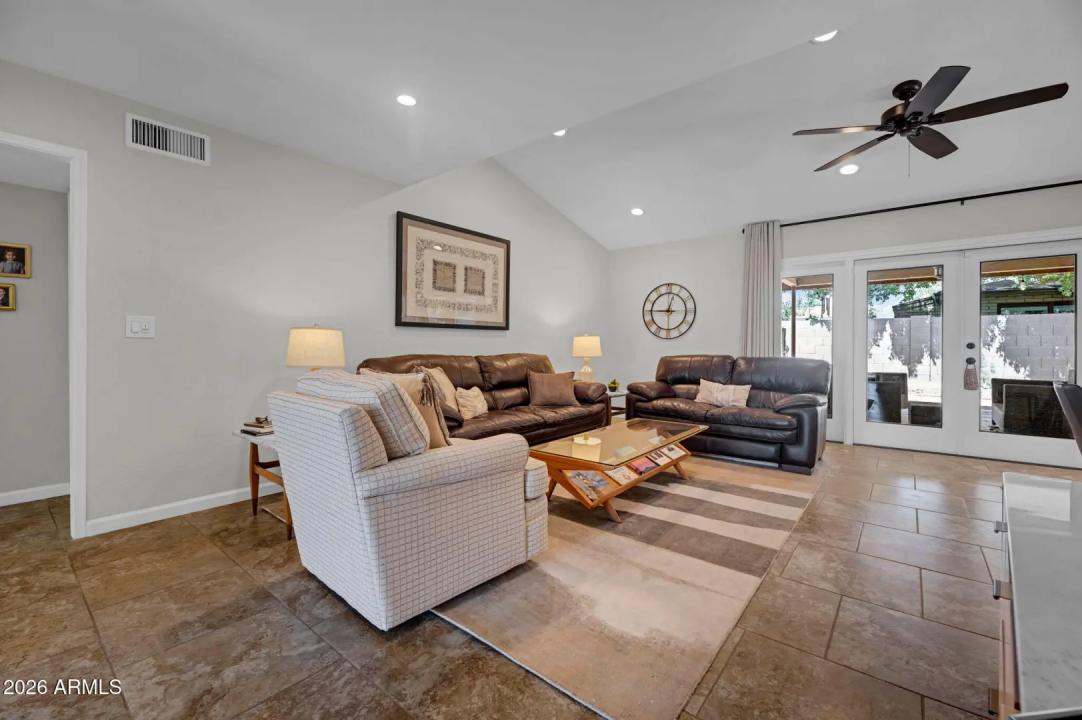 Real Estate Picture 5