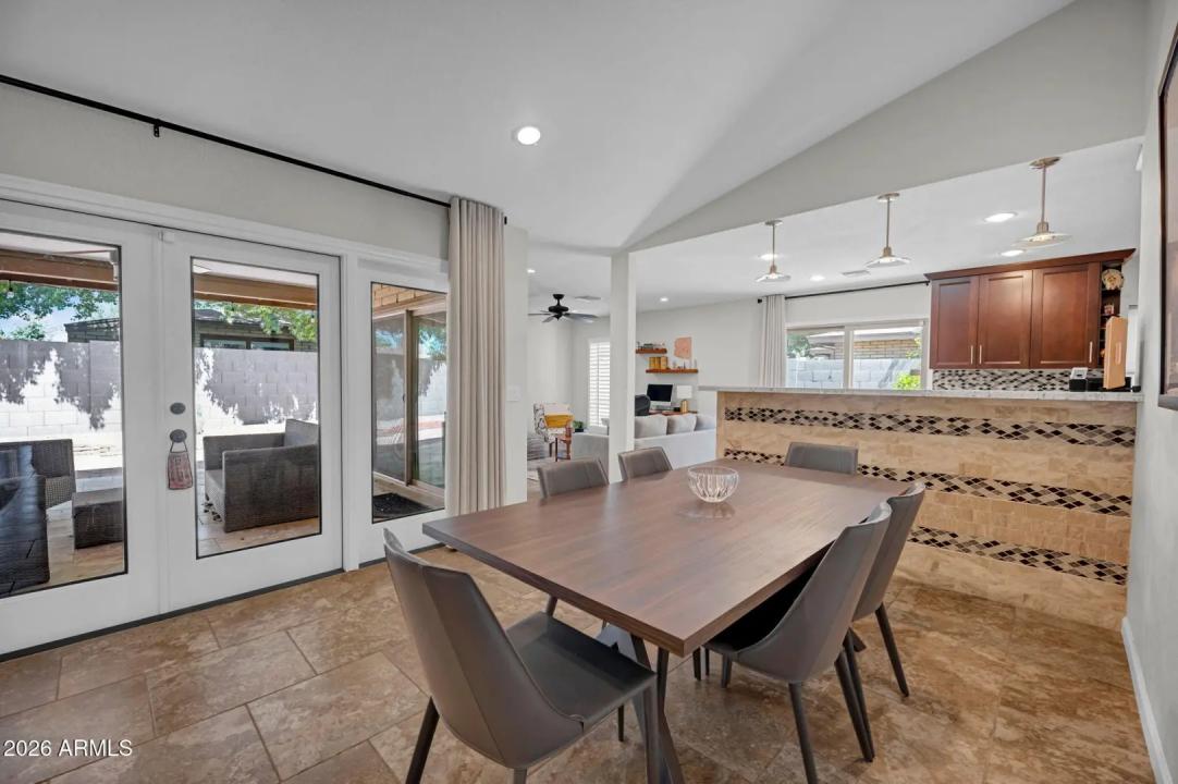 Real Estate Picture 8