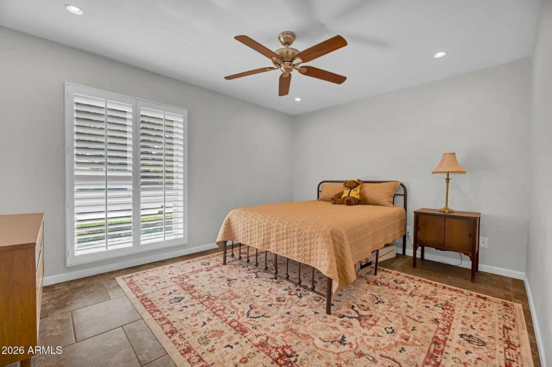 Real Estate Picture 17