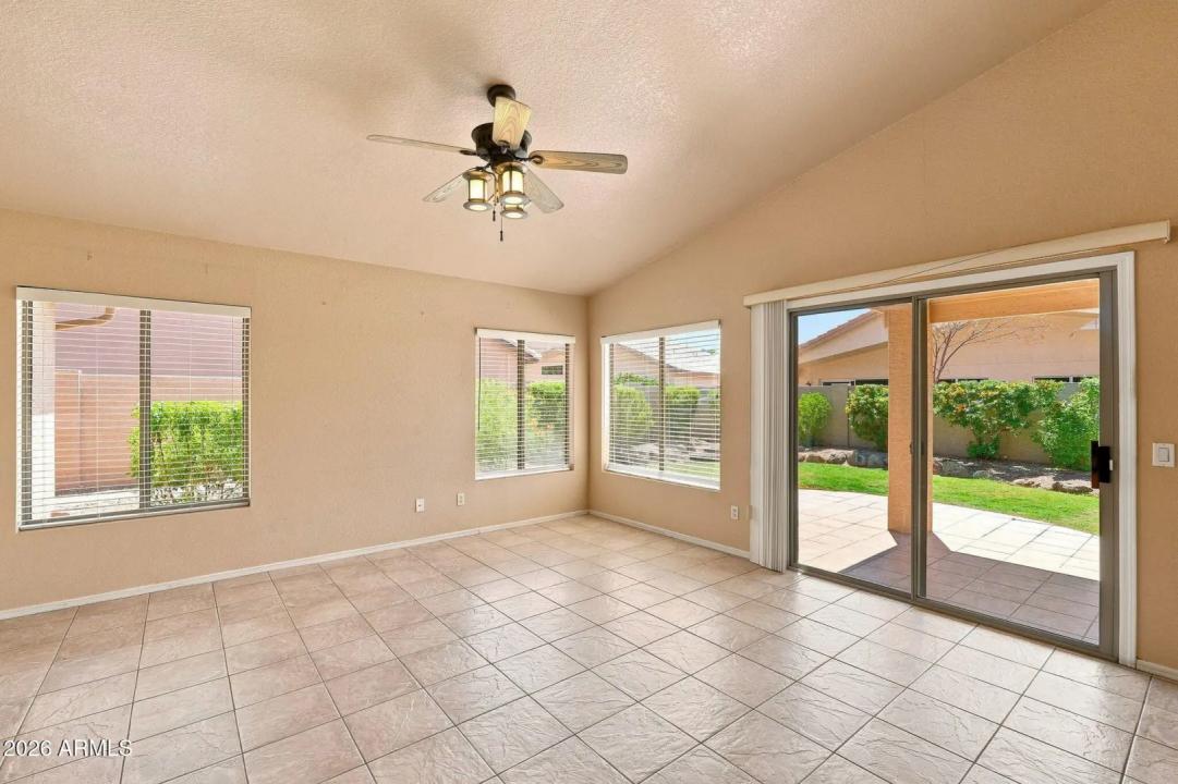 Real Estate Picture 7