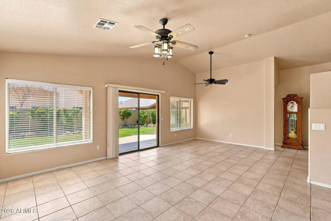 Real Estate Picture 8