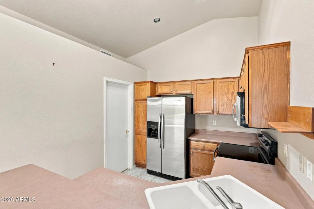 Real Estate Picture 11
