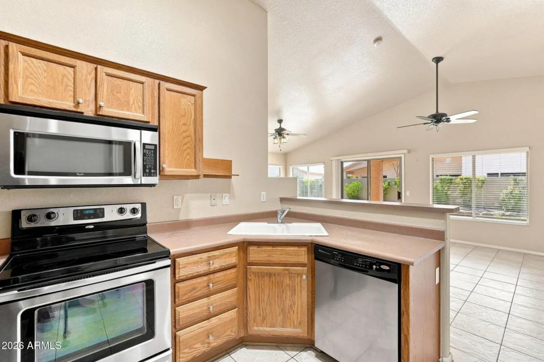 Real Estate Picture 14