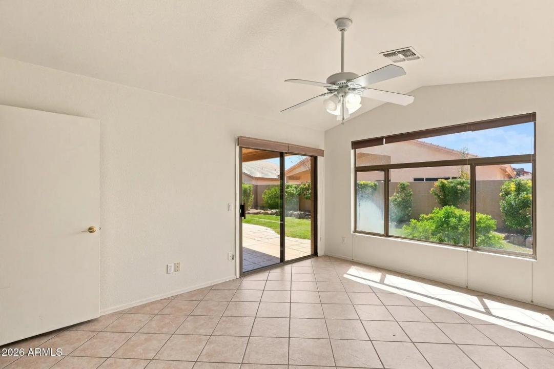 Real Estate Picture 18