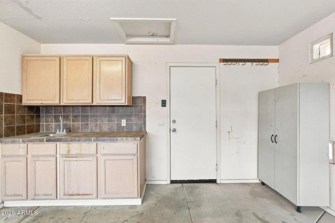 Real Estate Picture 29