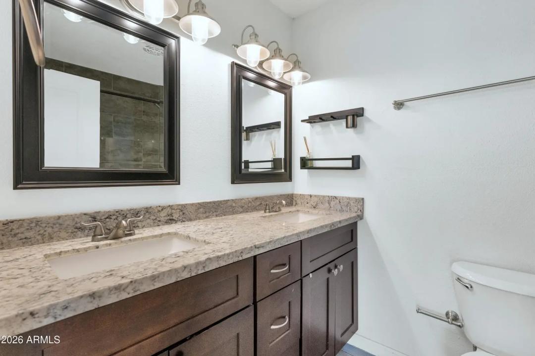 Real Estate Picture 16