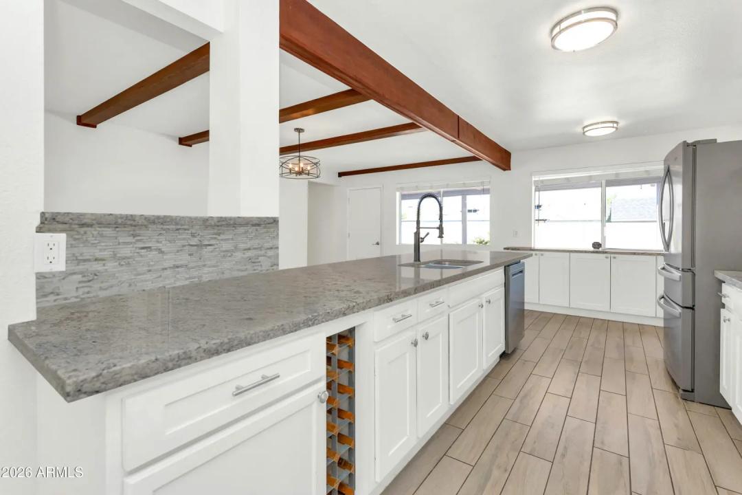 Real Estate Picture 8