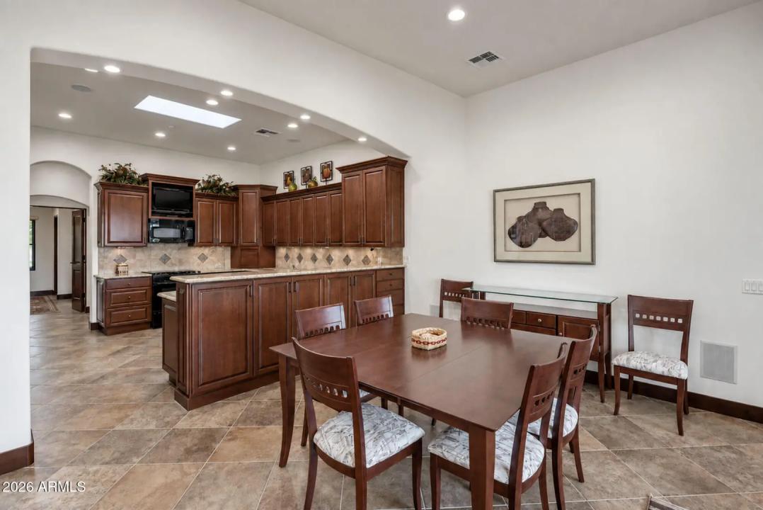 Real Estate Picture 12