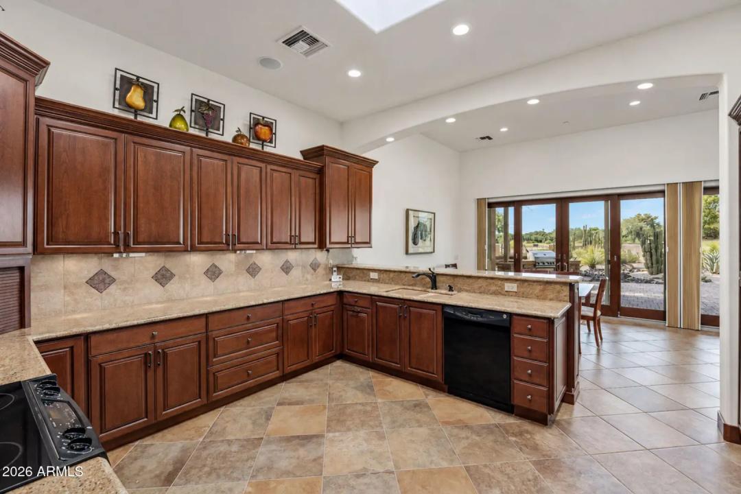 Real Estate Picture 13