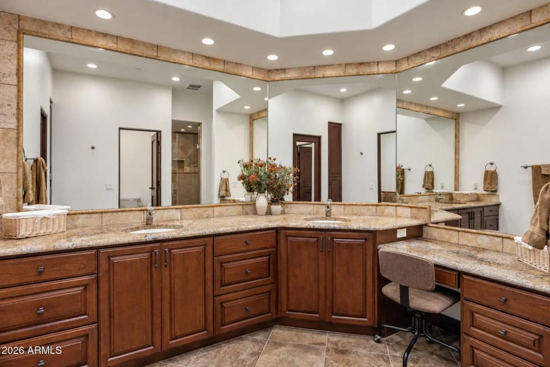 Real Estate Picture 21