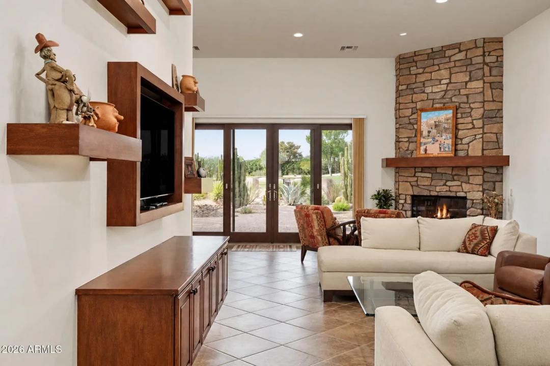 Real Estate Picture 9
