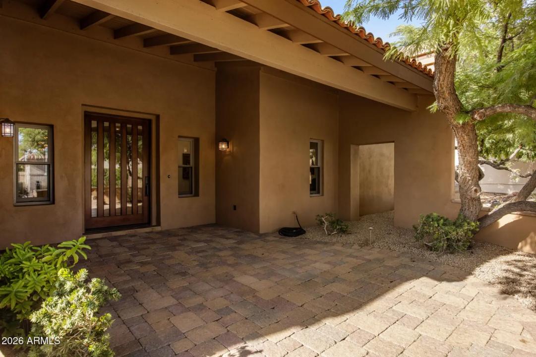 Real Estate Picture 5