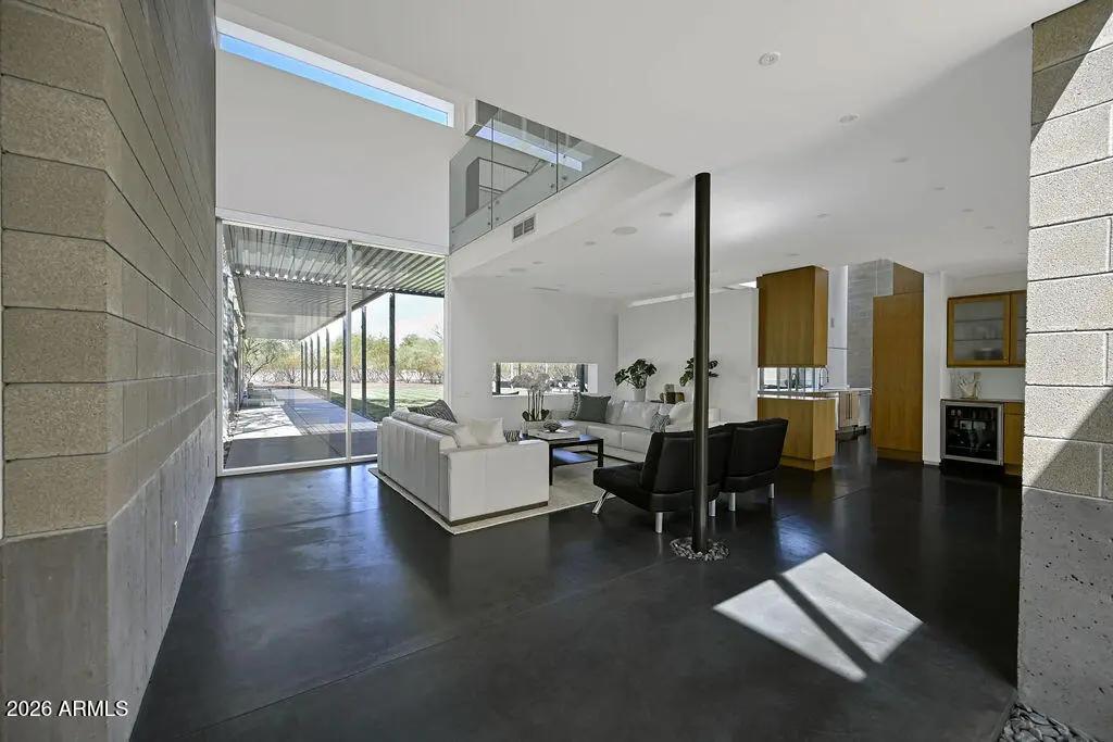 Real Estate Picture 11