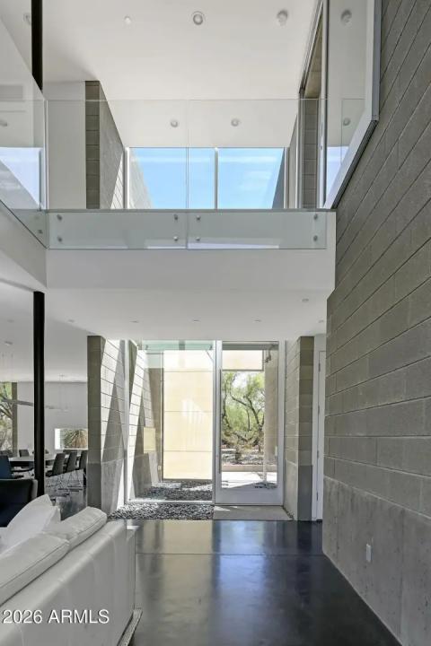 Real Estate Picture 6