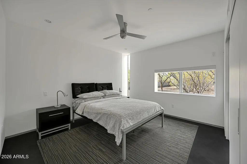 Real Estate Picture 30