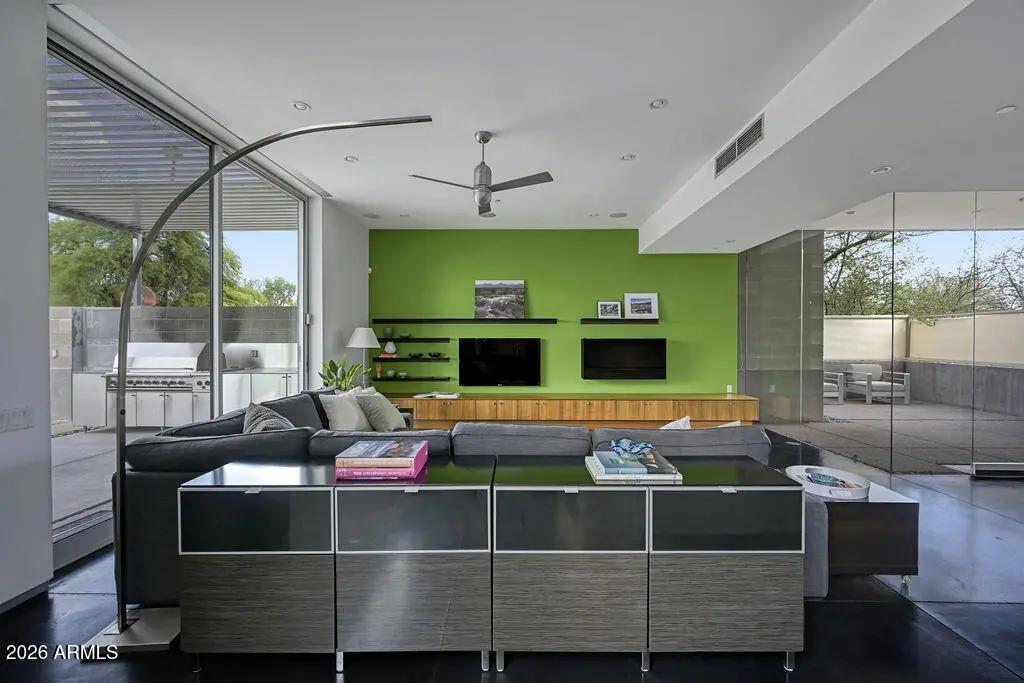 Real Estate Picture 16