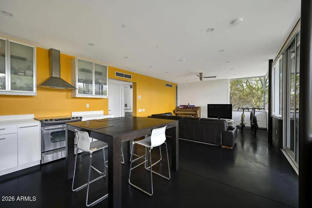 Real Estate Picture 42