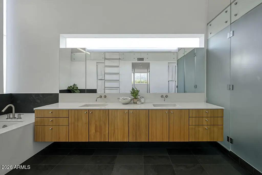 Real Estate Picture 22
