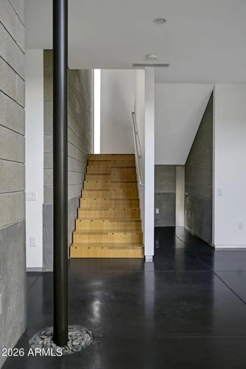 Real Estate Picture 18