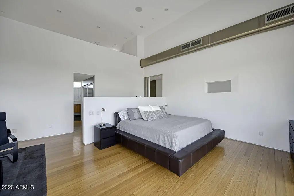Real Estate Picture 21