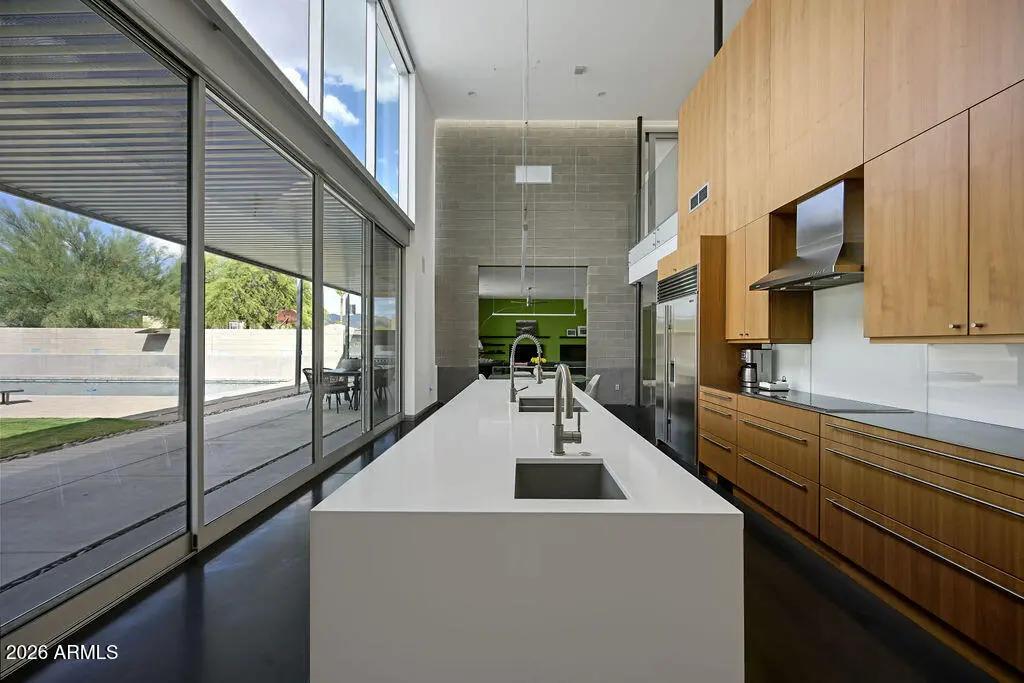 Real Estate Picture 9