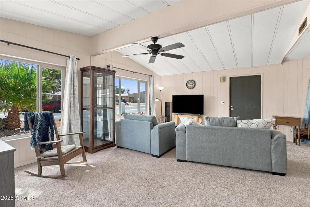 Real Estate Picture 10