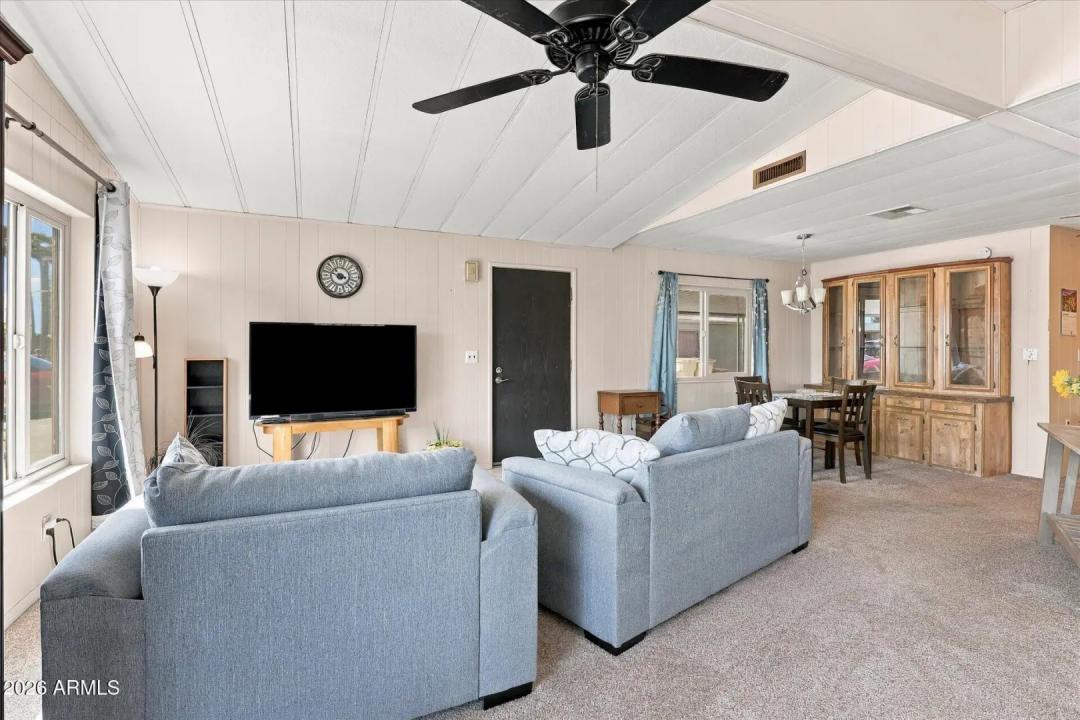 Real Estate Picture 12