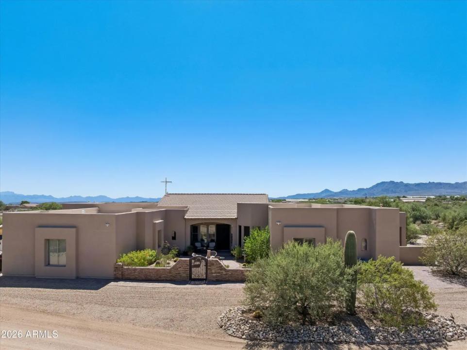 Real Estate Picture 3
