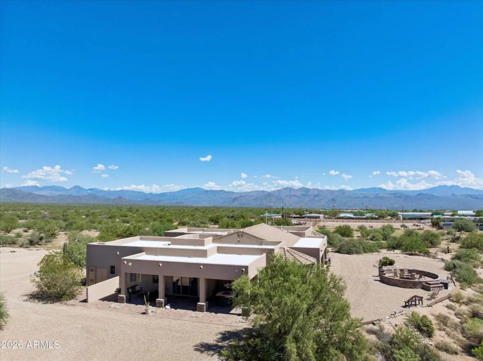 Real Estate Picture 5